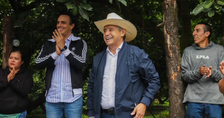 JOSÉ LUIS URIÓSTEGUI ENTREGA APOYOS A PRODUCTORAS Y PRODUCTORES DE AGUACATE Y ARRANCA PROGRAMA INTEGRAL EN BUENAVISTA DEL MONTE